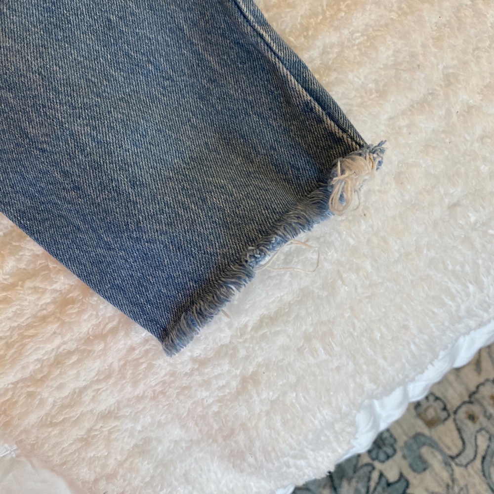Levi’s Light Wash Mom Jean - Picture 6 of 6